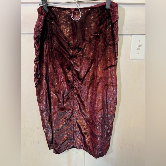 A New Day maroon shimmer skirt - Picture 6 of 6
